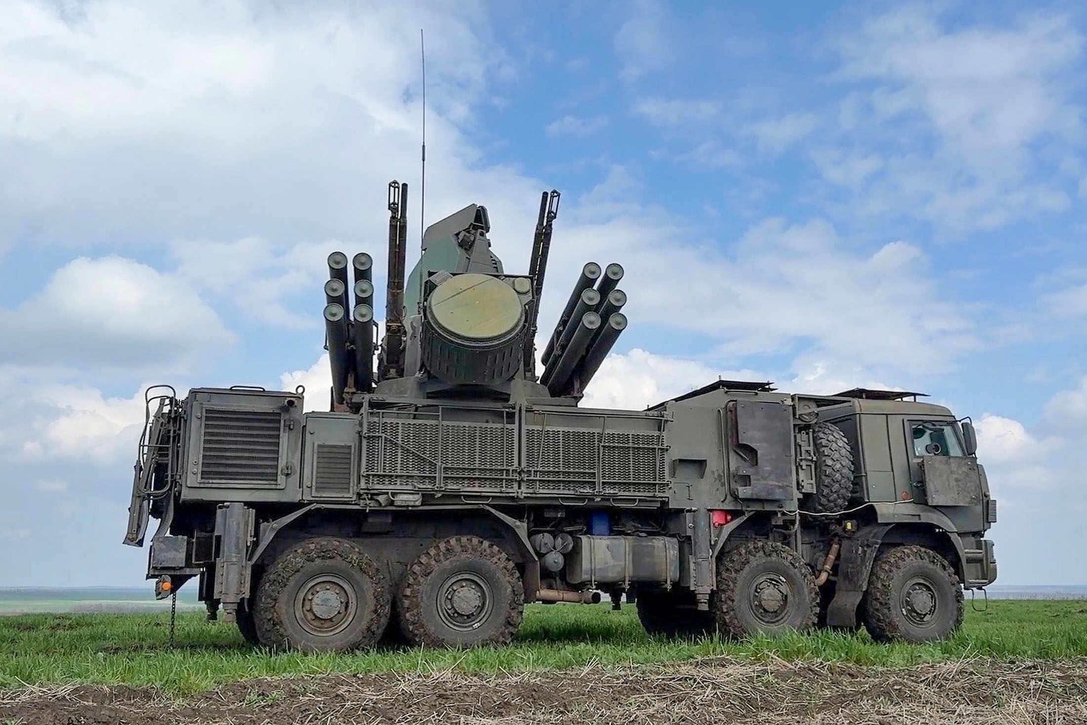 Зенитный ракетно-пушечный комплекс "Панцирь-С".